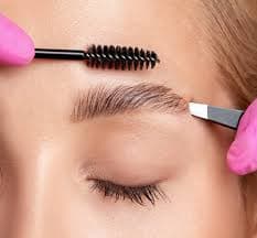 ALISADO Y PERFILADO DE CEJAS