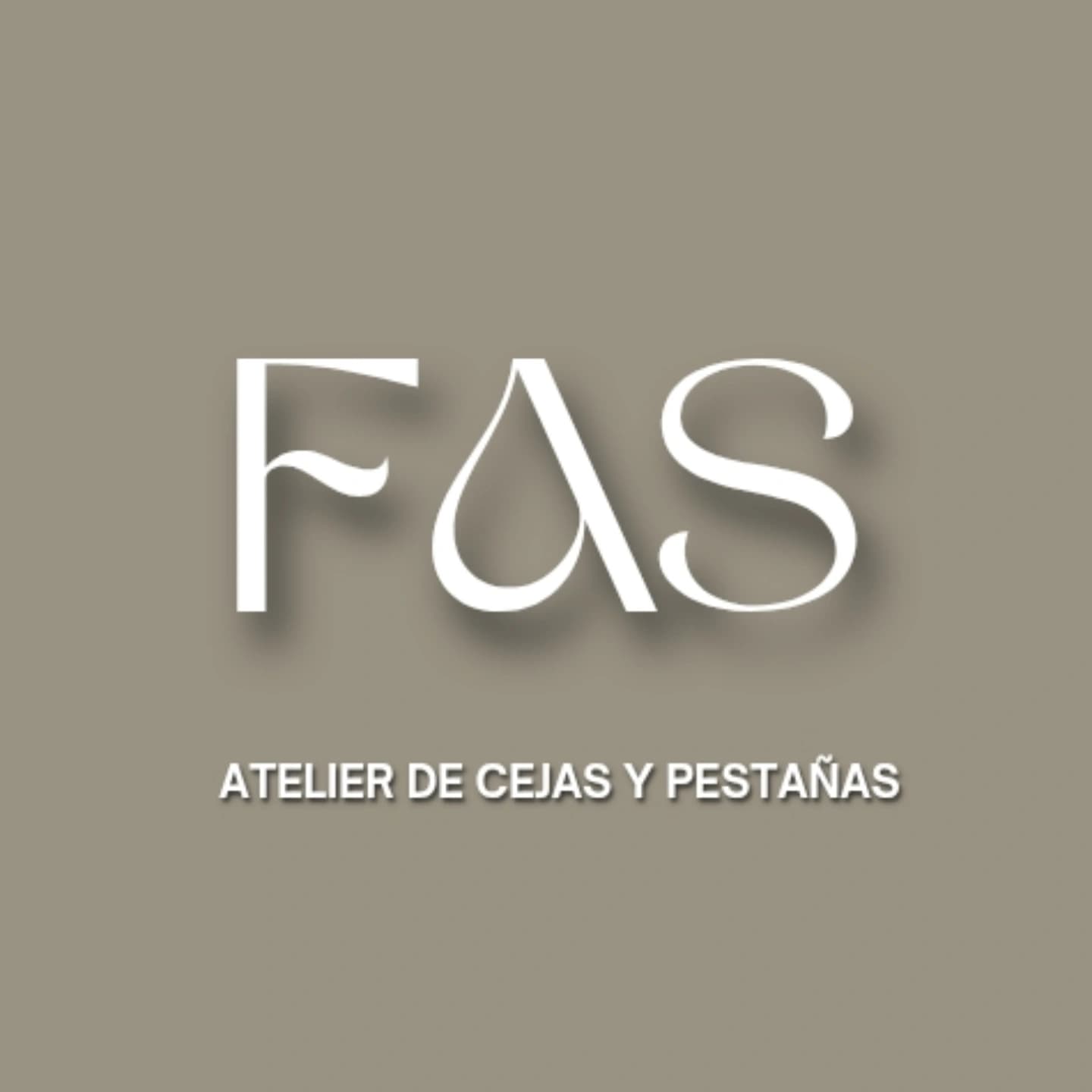 COMBO 02: diseño + perfilado de cejas + lifting de pestañas