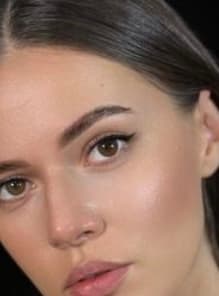 Perfilado de cejas + Aclarado + Tonalización