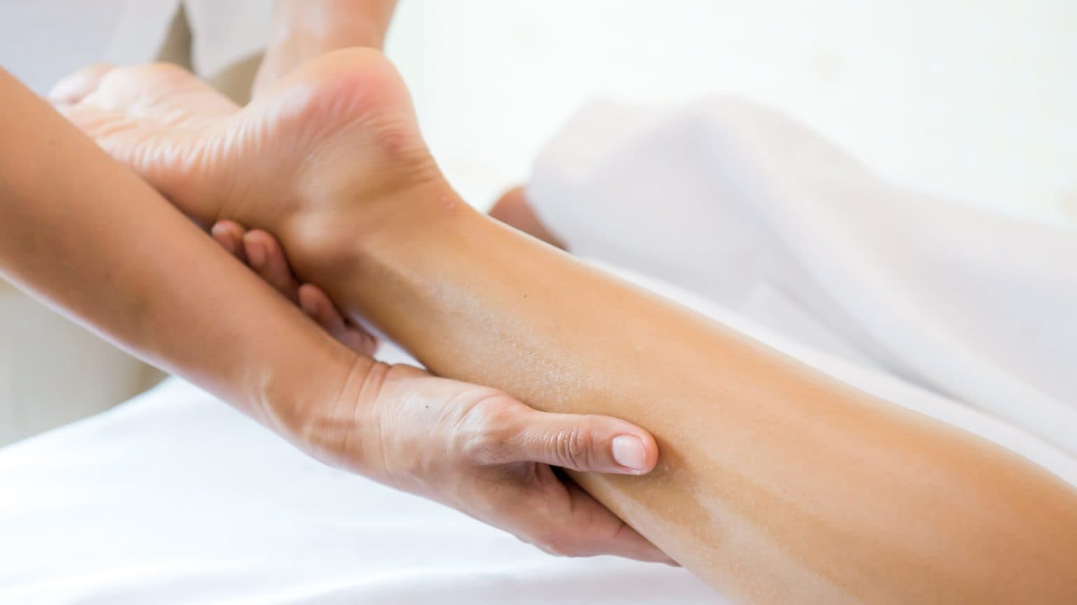 Masaje relajante piernas cansadas