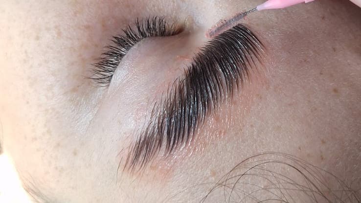 Laminado de cejas nutritivo