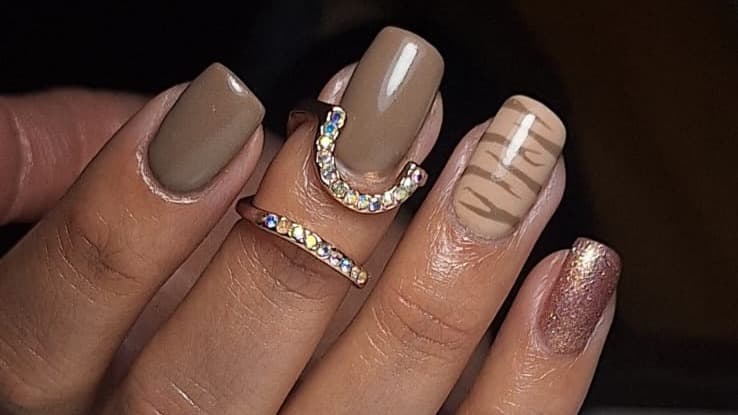 Esmaltado semipermanente: Con diseño en 2 uñas