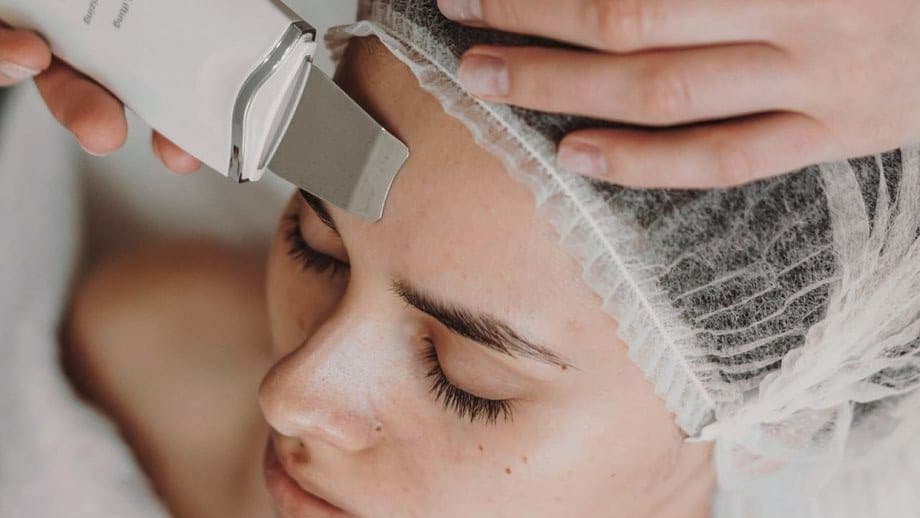 Limpieza facial profunda con extraccion
