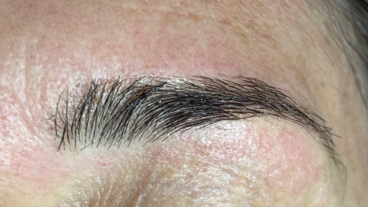 Perfilado y diseño de cejas