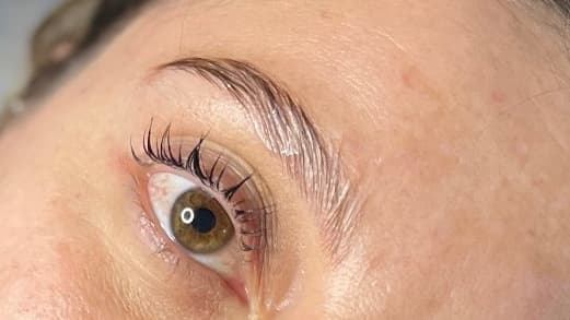 Laminado de cejas y perfilado